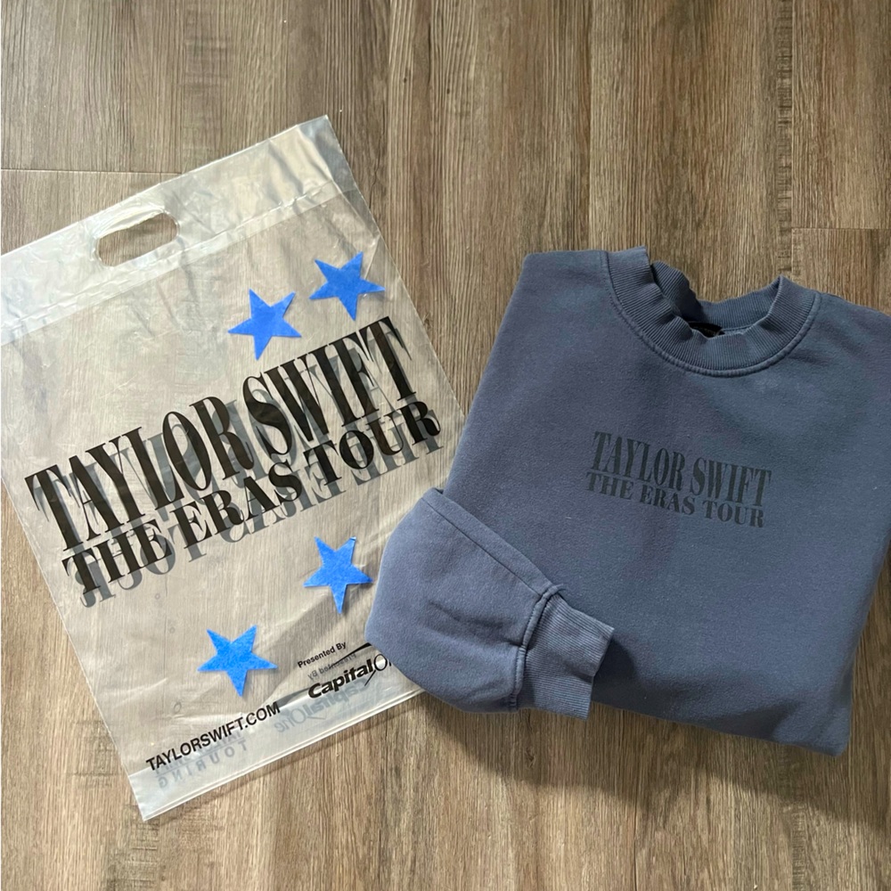 TS ERAS TOUR BLUE CREWNECK / MEDIUM / NWT / AUTHENTIC / Chicago